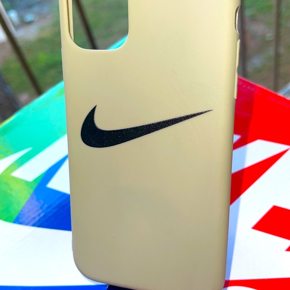 Fun Grey iPhone 11 sports case.